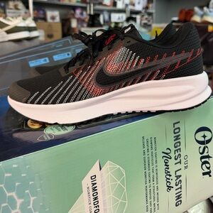 Nike Women's Run Defy Road Running Shoes Size 10, New without box.